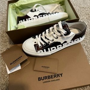 Burberry sneakers